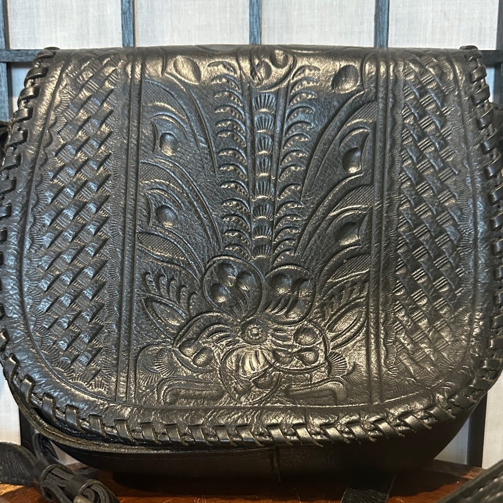 Patricia Nash Tooled Black Italian Leather Saddle Bag Purse , Black Braid Trim - Picture 2 of 9